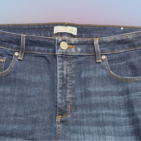 LOFT Women’s 32 CURVY SKINNY Blue Jeans - Picture 3 of 4